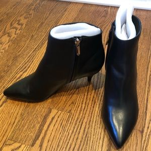 NEW Sam Edelman “Kinzey” Kitten heel booties- 8.5